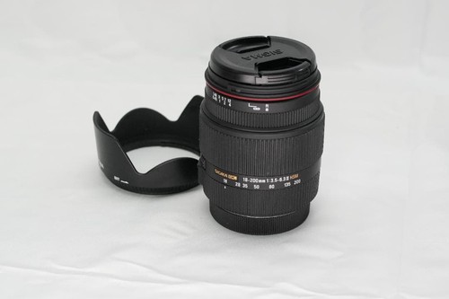 Sigma 200 3 - f3.5-6.3, os