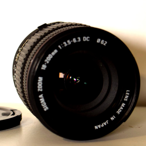 Sigma 200mm 6 - 18-200mm, f/3.5-6.3